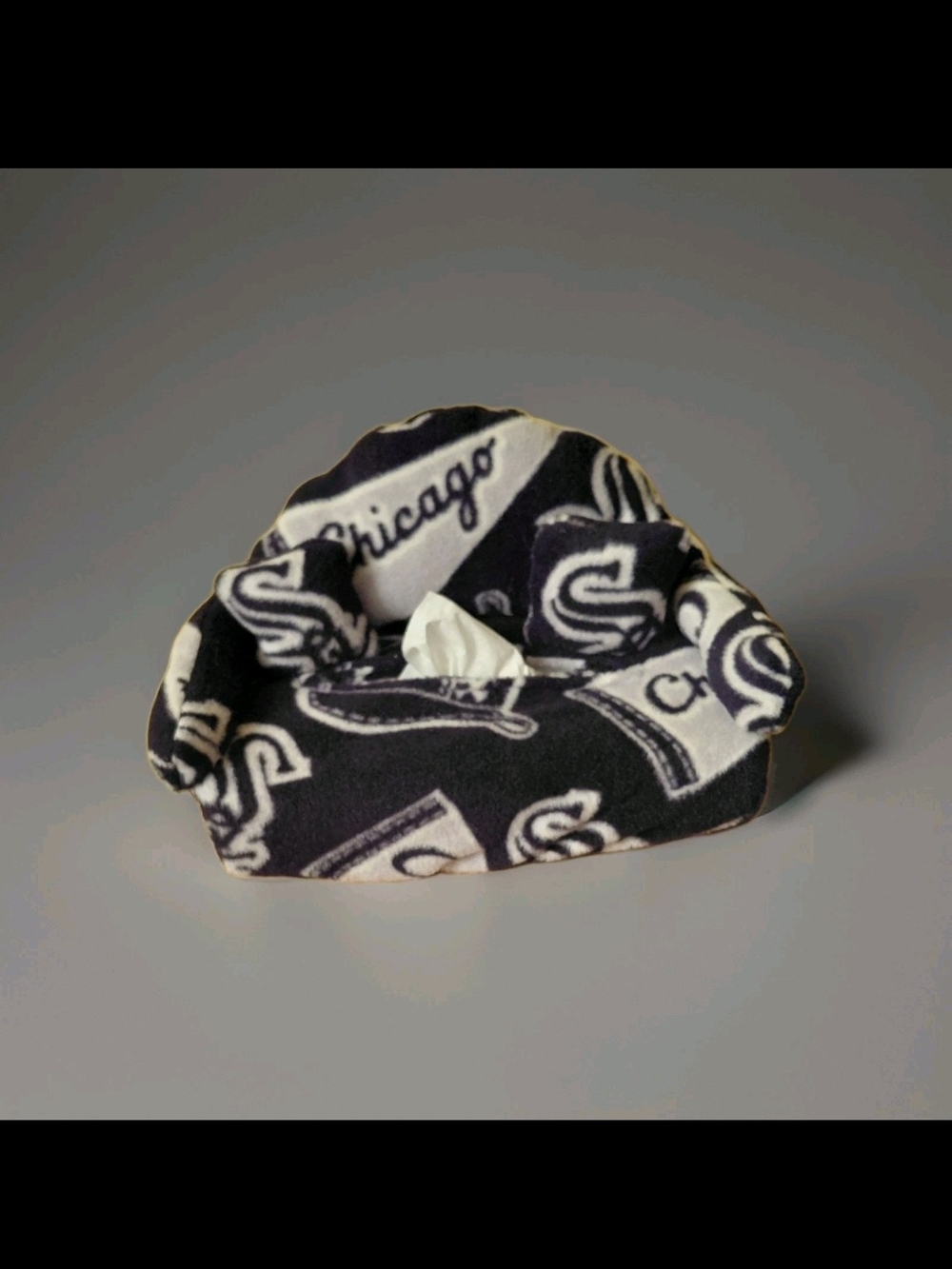 New Handmade Chicago Logo Black & White Tissue Cozy Couch Holder, 85-100 Count.